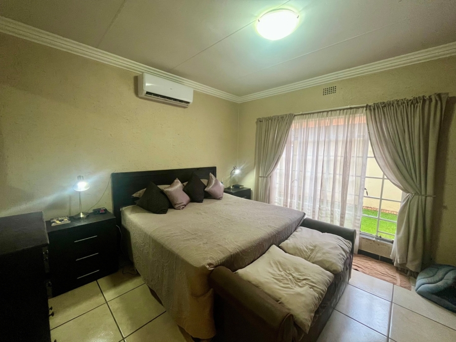 3 Bedroom Property for Sale in Flamwood North West